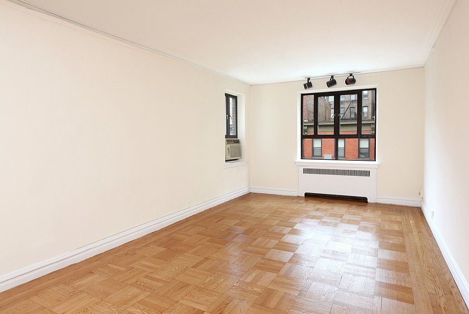 1st image of 250 W 24th St #4DEEE