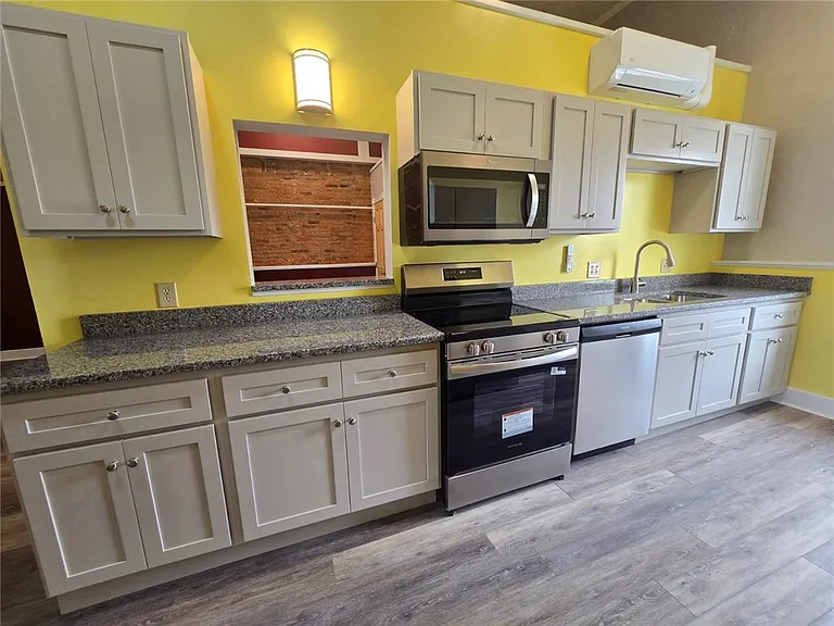 27 E Main St #311 — Photo 3