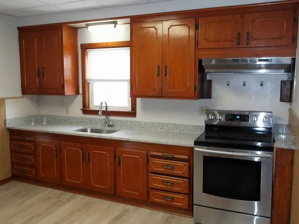 29 Wight St APT 1, Berlin, NH 03570