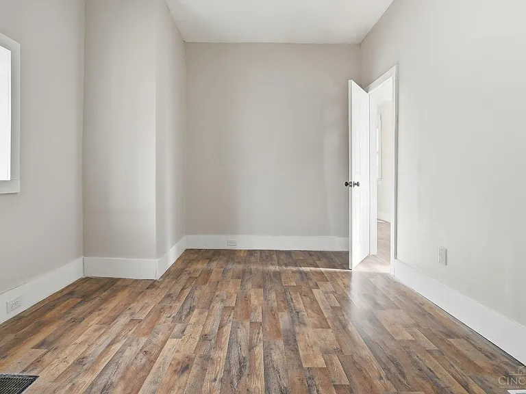 540 Grand Ave — Photo 26