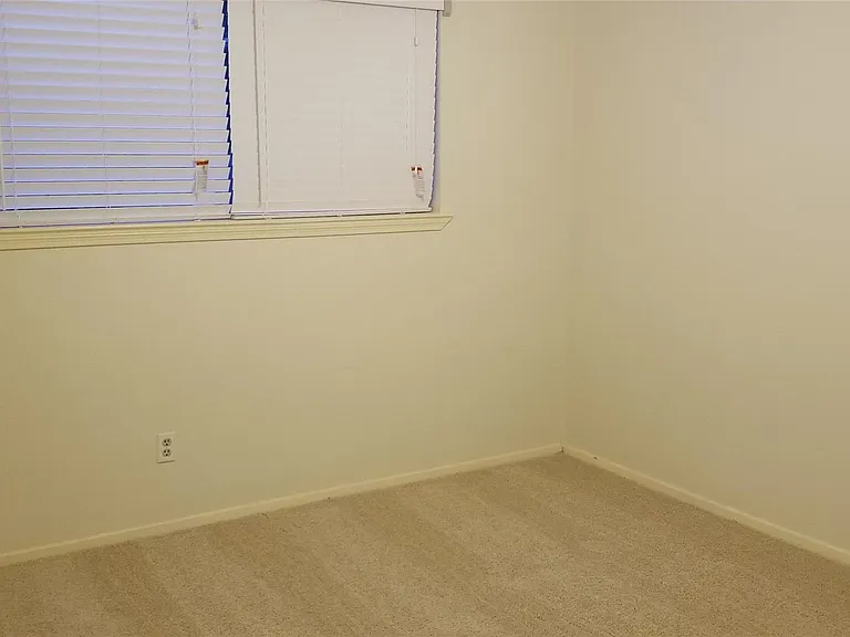 8807 Leader St — Photo 13
