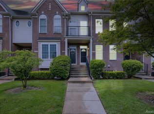 39170 Brookfield Dr, Westland, MI 48185