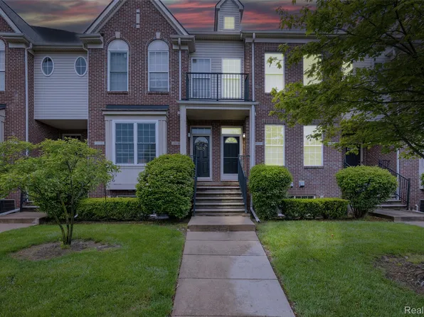 39170 Brookfield Dr, Westland, MI 48185