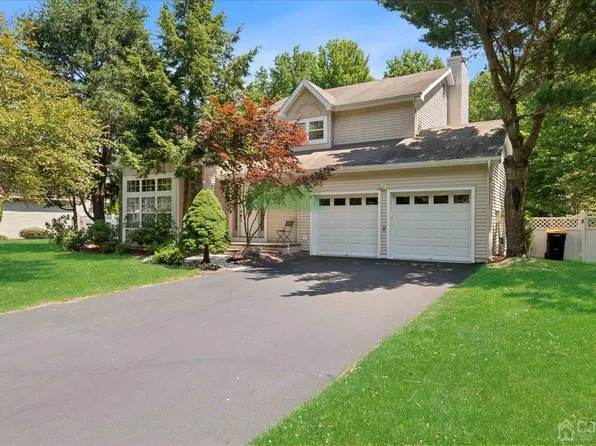 207 Jon St, Old Bridge, NJ 08857