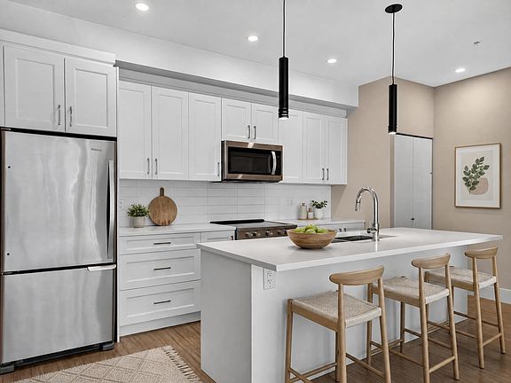 4th image of 22335 McIntosh Ave #405