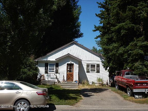 2nd image of 255 E Pearl Ave
