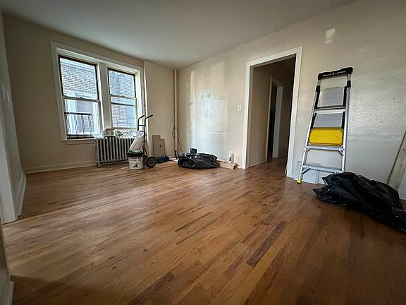 3rd image of 302 Eastern Pkwy APT 1H