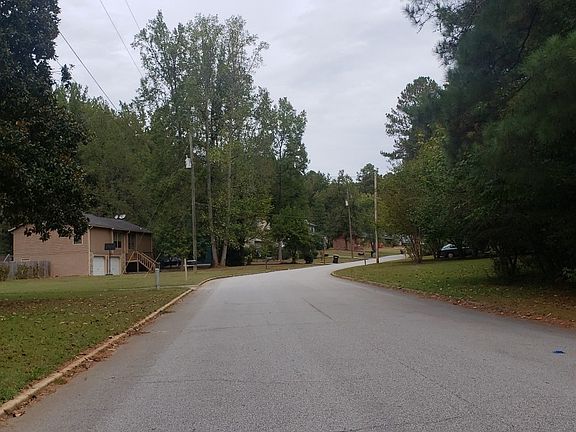 5th image of 3215 Carmel Dr