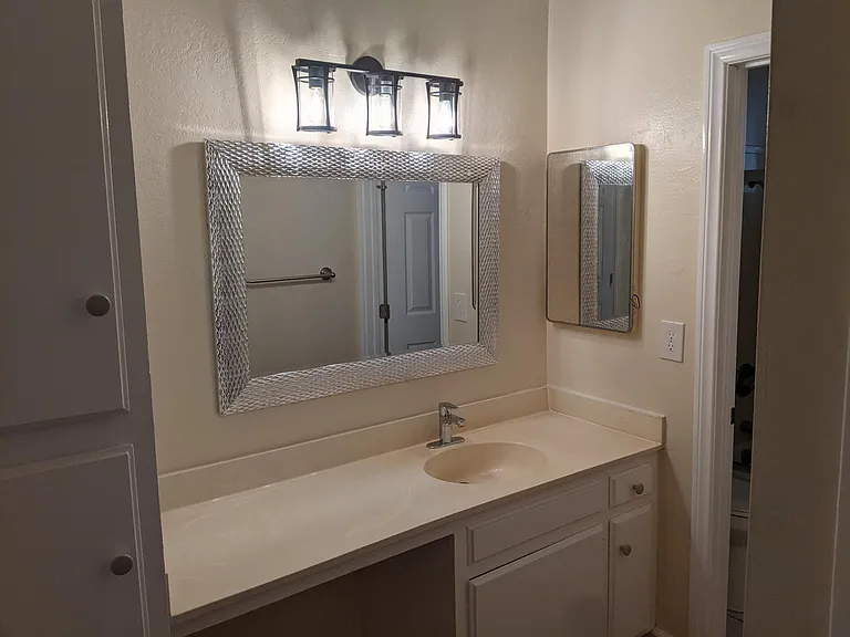 1010 W Macarthur Blvd #128 — Photo 3