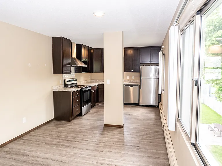 St. Clair Commons | 1304 — Photo 11