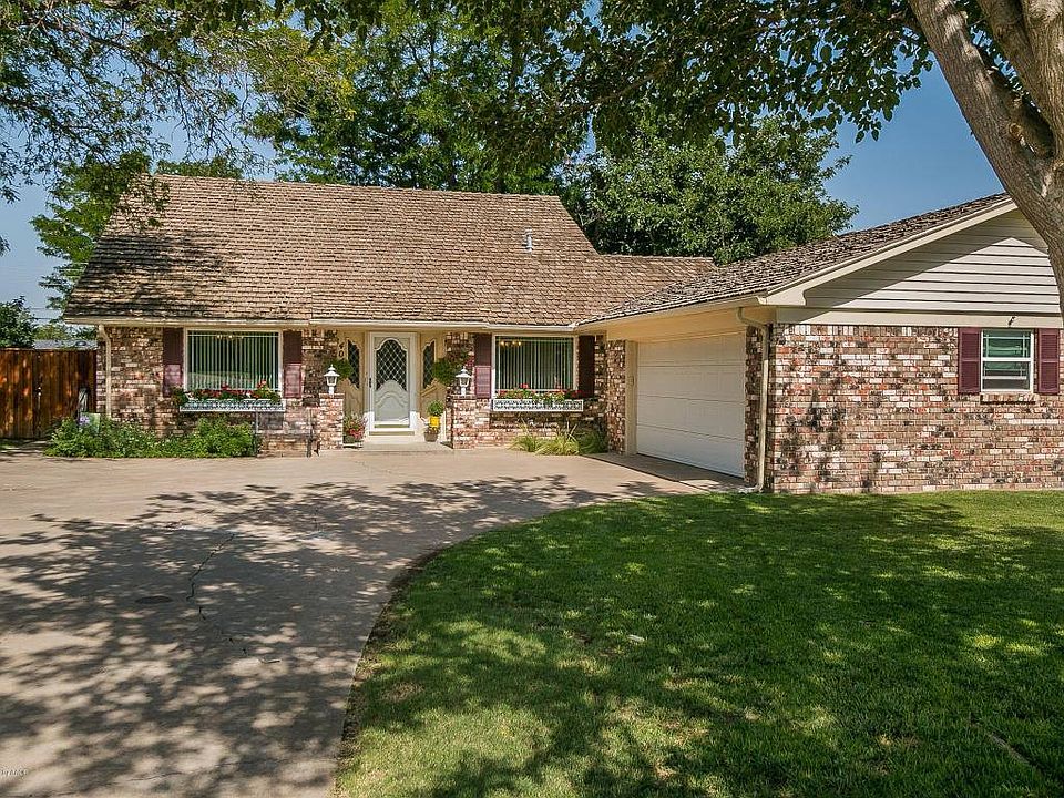 1st image of 404 Taylor Ln