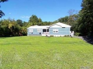 17 W Denis Ln, Coram, NY 11727