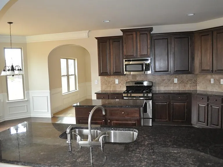 1455 Forest Brook Trl — Photo 2