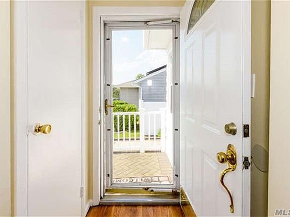 3rd image of 790 Pleasant Ave