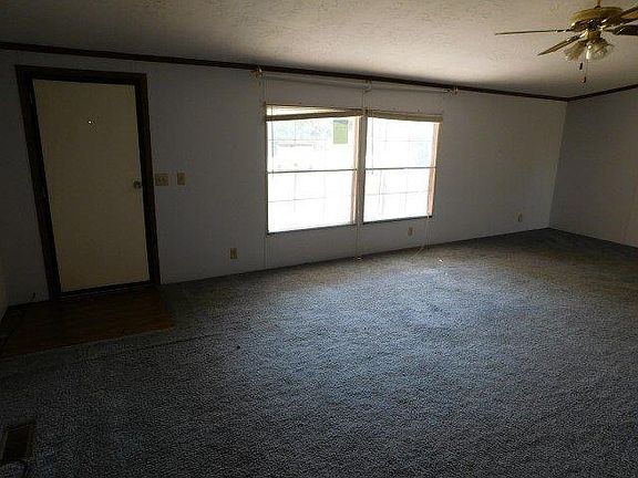 3rd image of 286 Phillips Ln