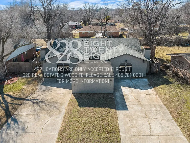 2266 Donna Dr — Photo 2
