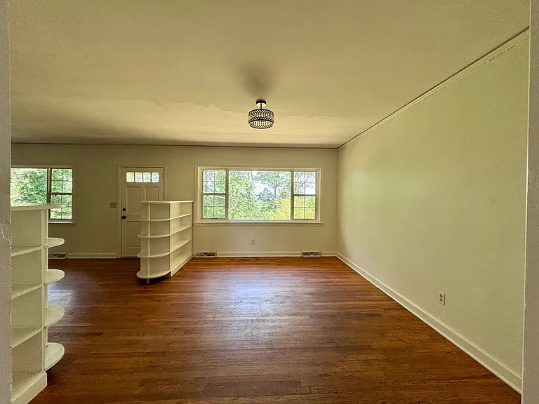114 Lookout Cir SW — Photo 3