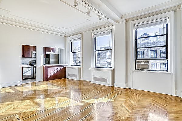 1st image of 1100 Madison Ave APT 10E