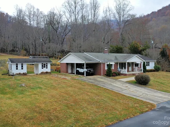 20 Cypress Ln, Sylva, NC 28779