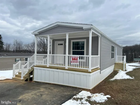 122 White Tail Ln, Windsor, PA 17366