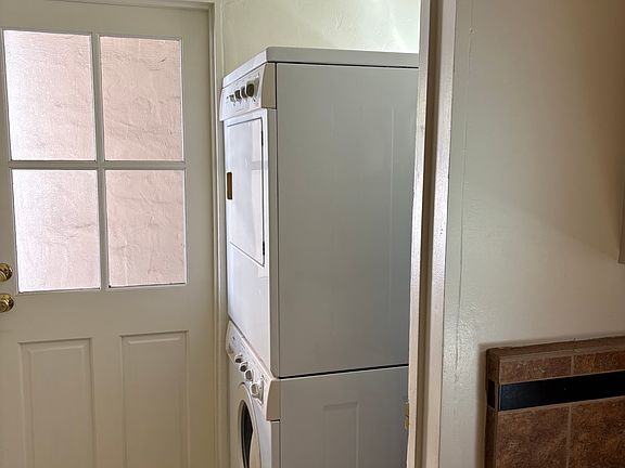 3rd image of 557 Marsh St