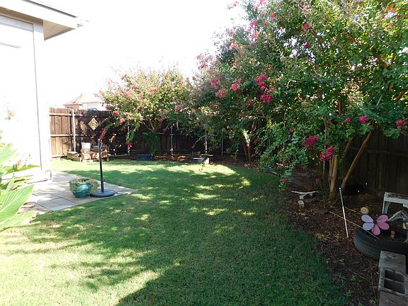 2nd image of 1436 Ross Dr
