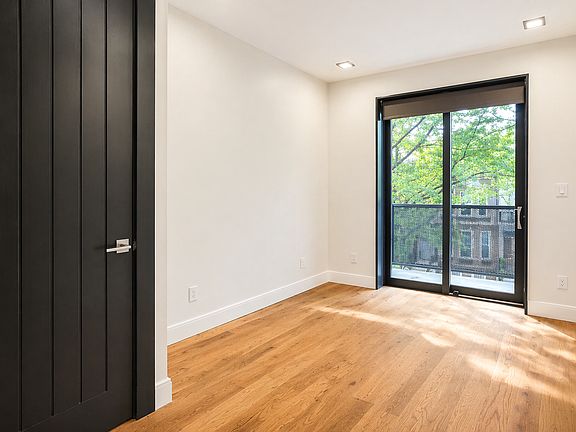 4th image of 693 Chauncey St #4B