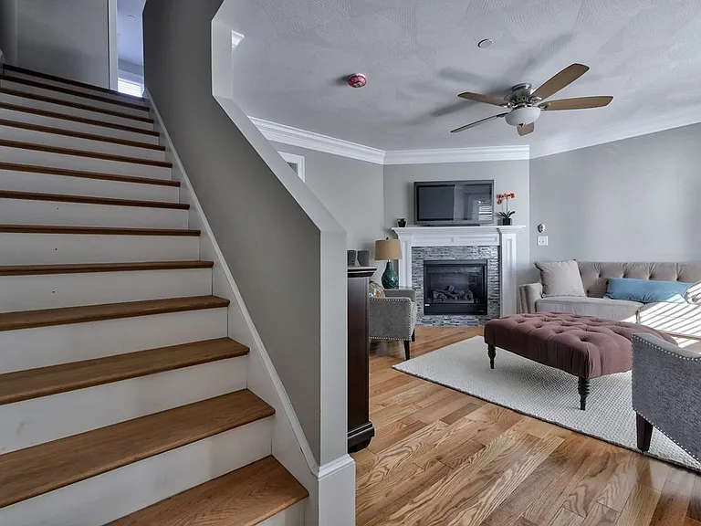 401 E Merrimack St #15 — Photo 7
