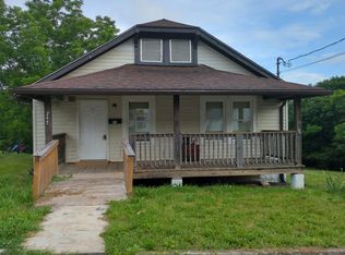 247 11th St NW, Pulaski, VA 24301