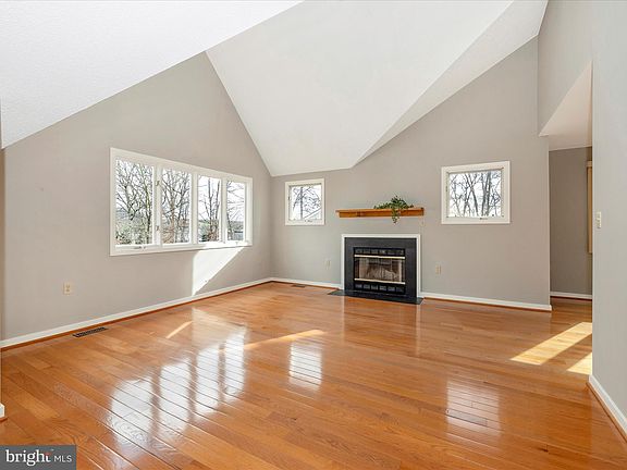 3rd image of 5730 Heatherwood Ct