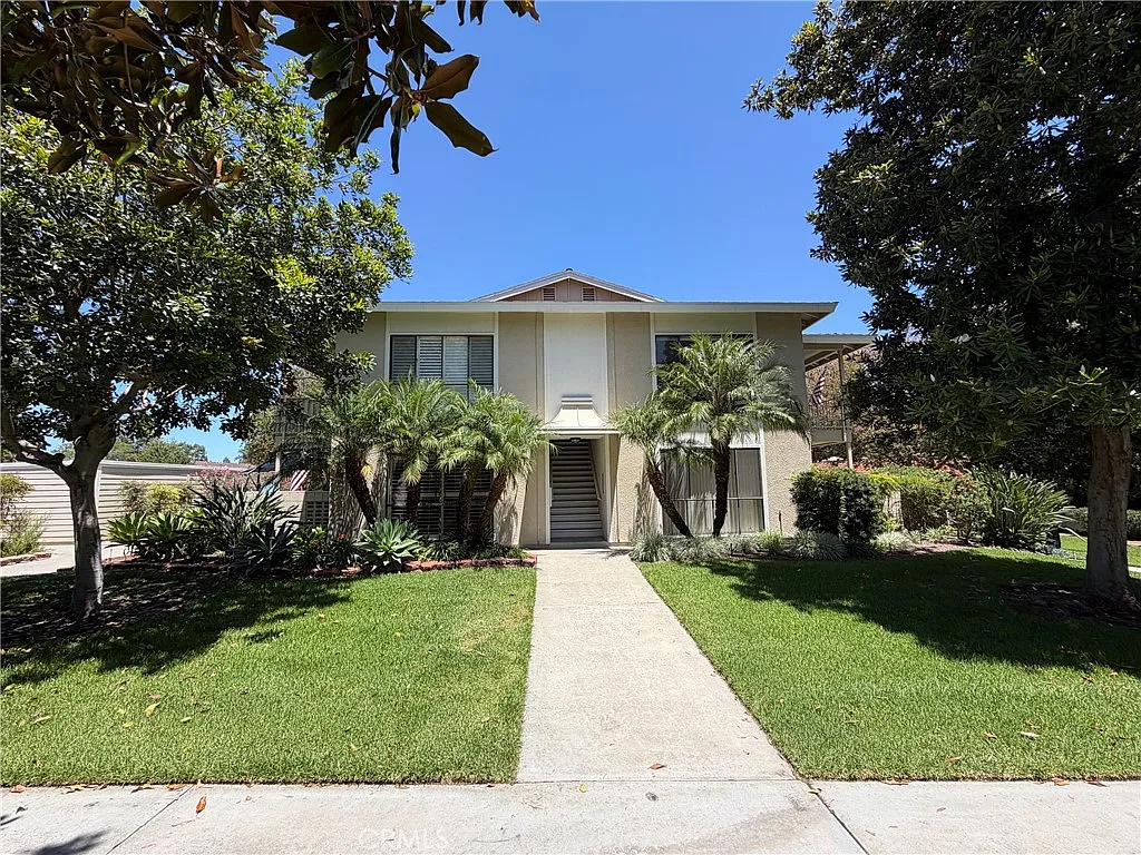 1 bed, 770 sqft, $2,400 — Photo 1