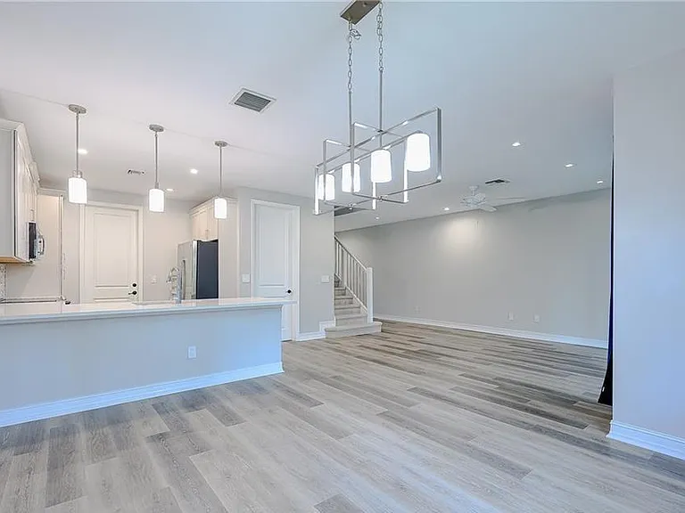 7320 Rockefeller Dr — Photo 4