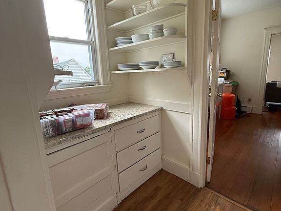 3rd image of 109 Myrtle St APT 3