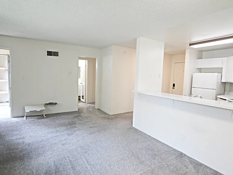 7575 Charmant Dr #1012 — Photo 2