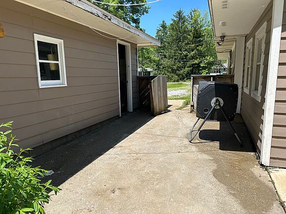 5th image of 3576 Five Oaks Dr