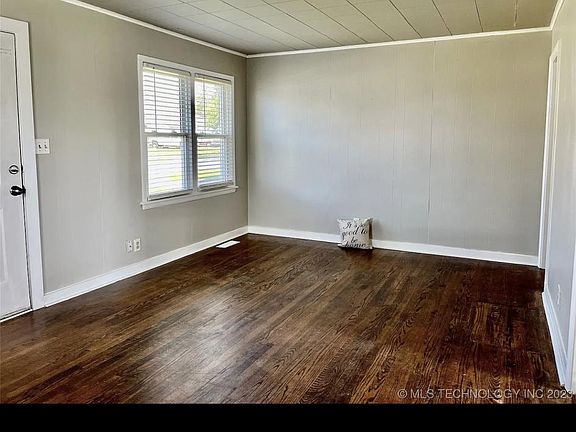 4th image of 4928 E Easton St