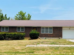 505 E Salling St, Perry, MO 63462