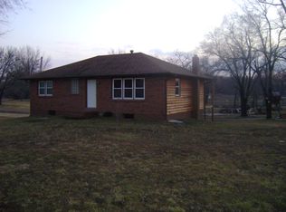22108 S Deer Run Ct, Peculiar, MO 64078