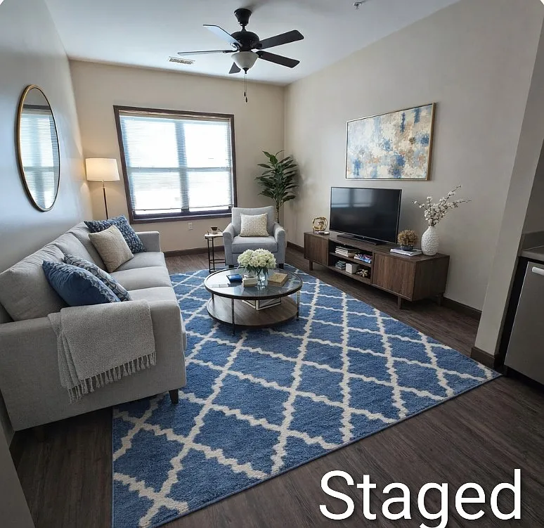 107 W Canadian Ave — Photo 1