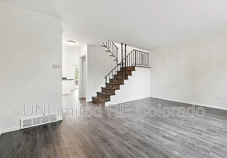 38 Lansing St — Photo 4