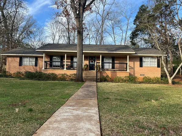 107 Redland Ln, Palestine, TX 75801