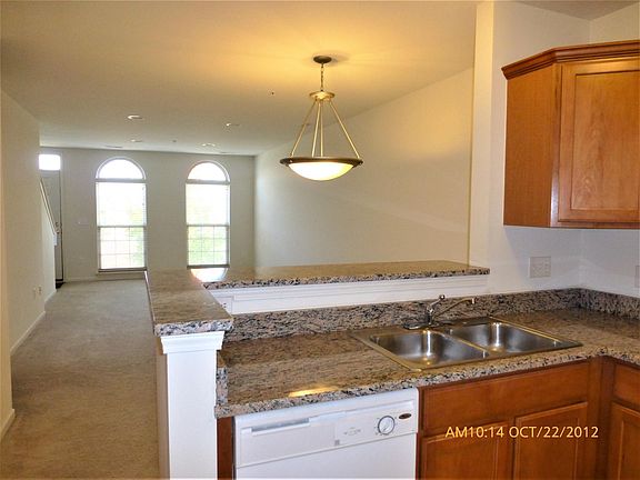 4th image of 39649 Springwater Dr