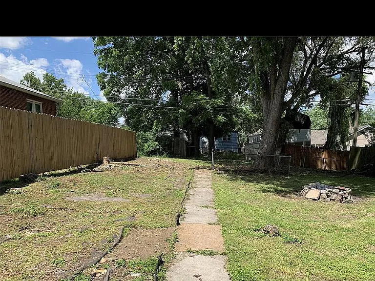 3619 Risch Ave — Photo 7