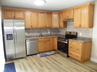 2578 Camelot Ct, Hollywood, FL 33026