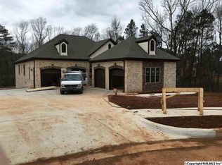 201 Nichols Creek Ln, Huntsville, AL 35806