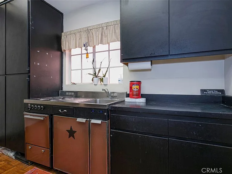 208 S Louise St — Photo 30