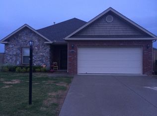 803 Sand St, Cave Springs, AR 72718