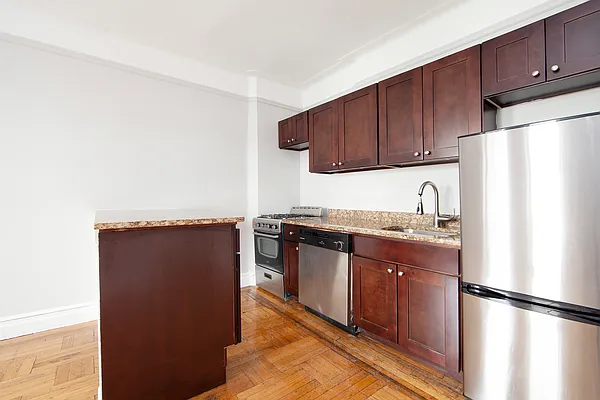 Rented by R New York | media 16