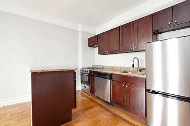 Rented by R New York