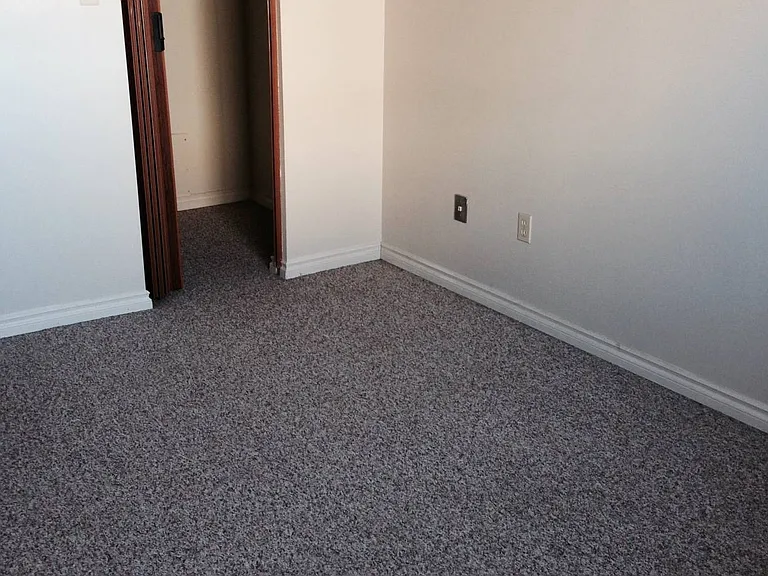 5330 49th Ave — Photo 5